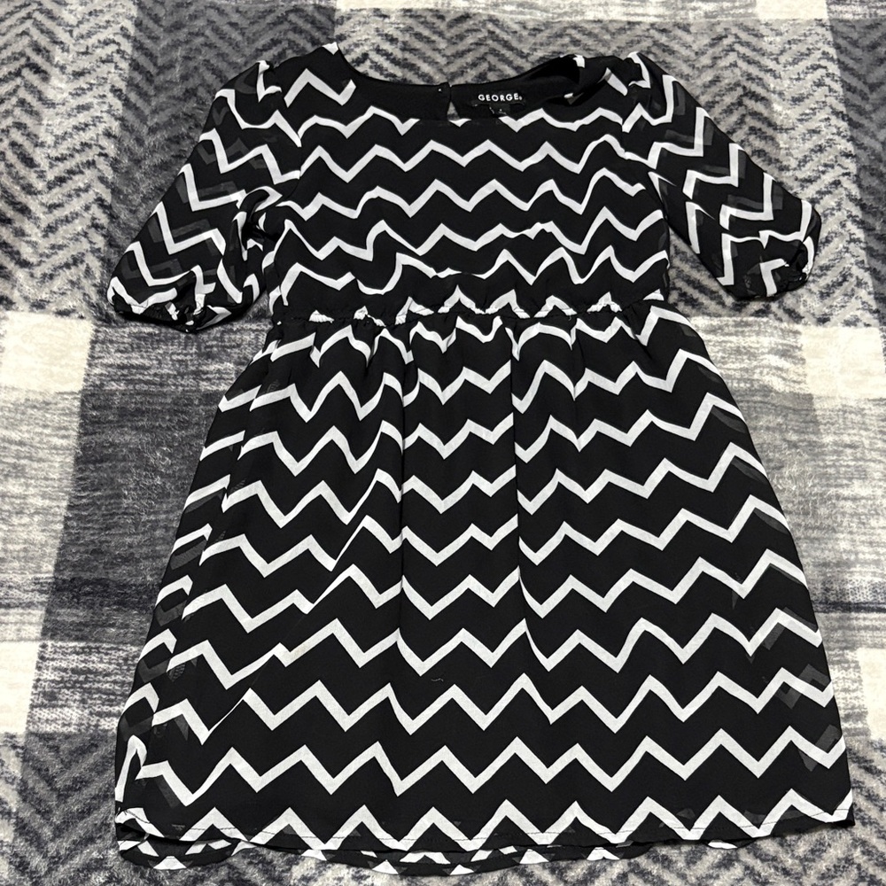 🦋George Kids Dress with Black and White Chevron Pattern